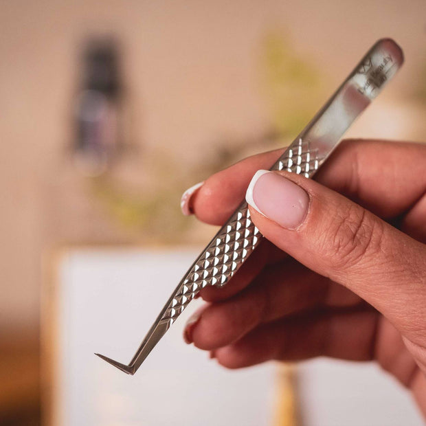 Deira Beauty Lab D-03 tweezers